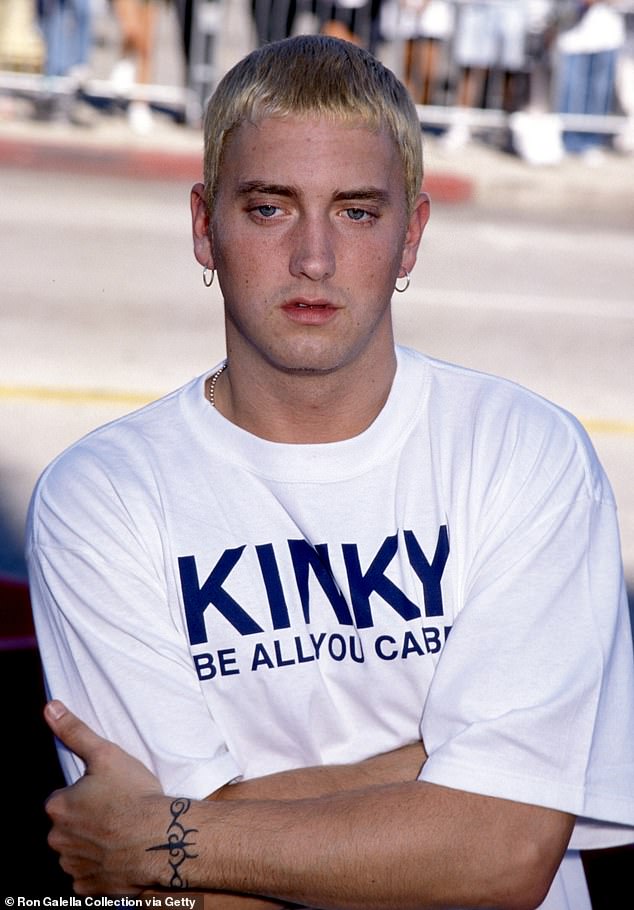 Historische Karriere: Während seiner Karriere, die bis zu seinem ersten Studioalbum Infinite (1996) zurückreicht, veröffentlichte der Slim Shady-Star 11 Studioalben.  1999 in Los Angeles gesehen