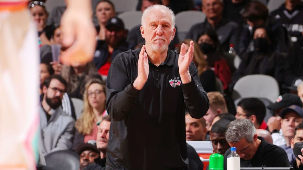 Tottenham-Manager Greg Popovich erzielte einen 1.336-Sieg, um den Rekord von Don Nelson in der NBA zu brechen