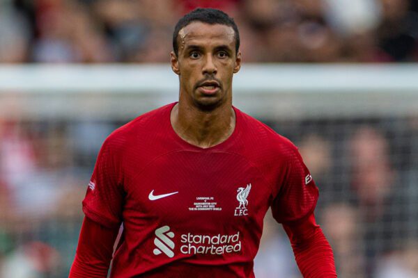 Leicester, England - Samstag, 30. Juli 2022: Liverpools Joel Matip während des FA Shield-Freundschaftsspiels zwischen dem FC Liverpool und Manchester City im King Power Stadium.  Liverpool gewann mit 3:1.  (Bild David Rawcliffe/Propaganda)